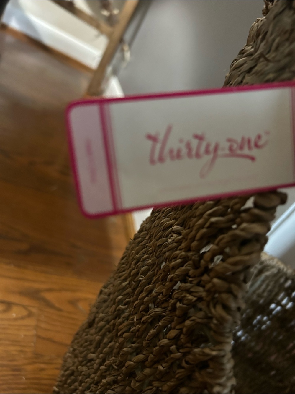 Thirty-One Seagrass Magazine Holder- NWT - Picture 6 of 7
